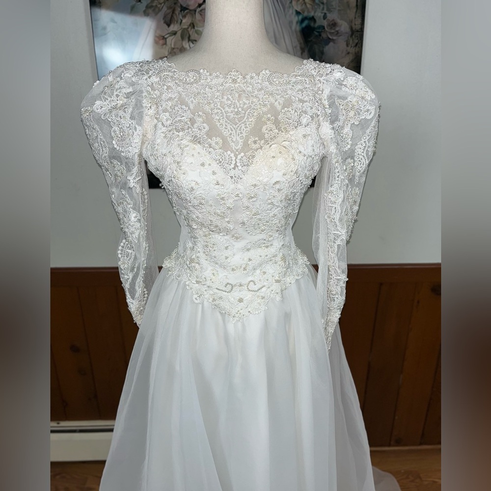 Pretty Vintage 90s Organza Wedding Gown! - Picture 3 of 7